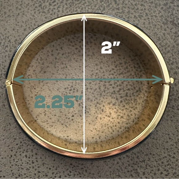 Elegant Gold and Black Bangles - Picture 6 of 6